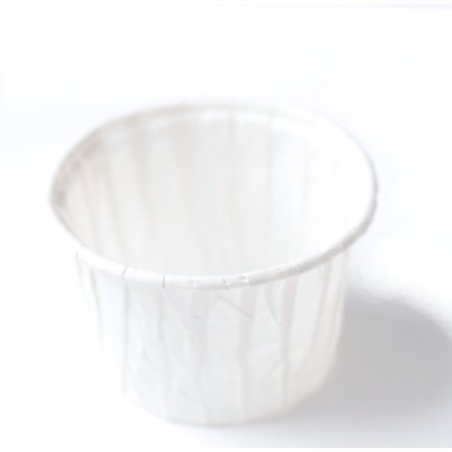 Obrázek produktu Košíčky na muffiny-samonosné bílé s lemem pr.50mm v.40mm 100ks