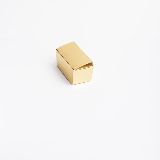 Obrázek produktu Krabička na pralinky  7,5x3,5x3cm papír zlatá 1ks (bal.50ks)