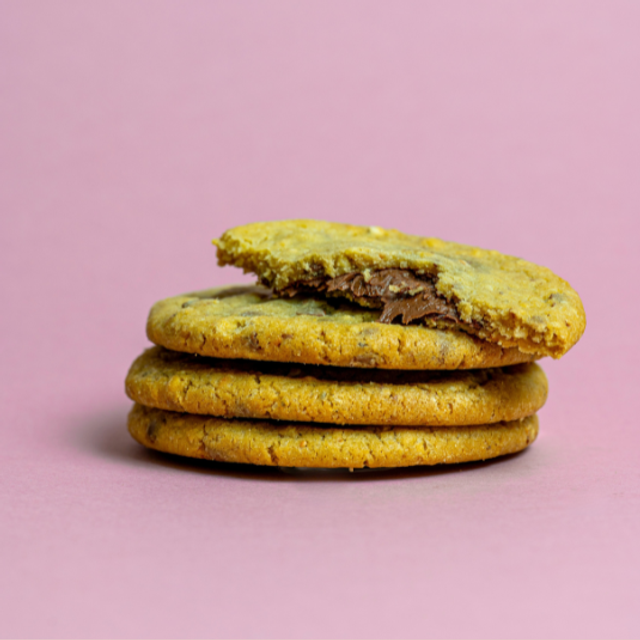 Obrázek produktu MRAŽENÉ cookies s mléčnou čokoládou a lískooříškovou náplní 12cm 80g 50ks