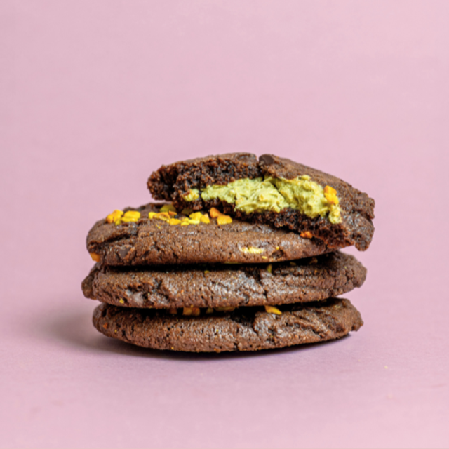 Obrázek produktu MRAŽENÉ cookies kakaové s hořkou čokoládou a pistáciovou náplní 12cm 80g 50ks